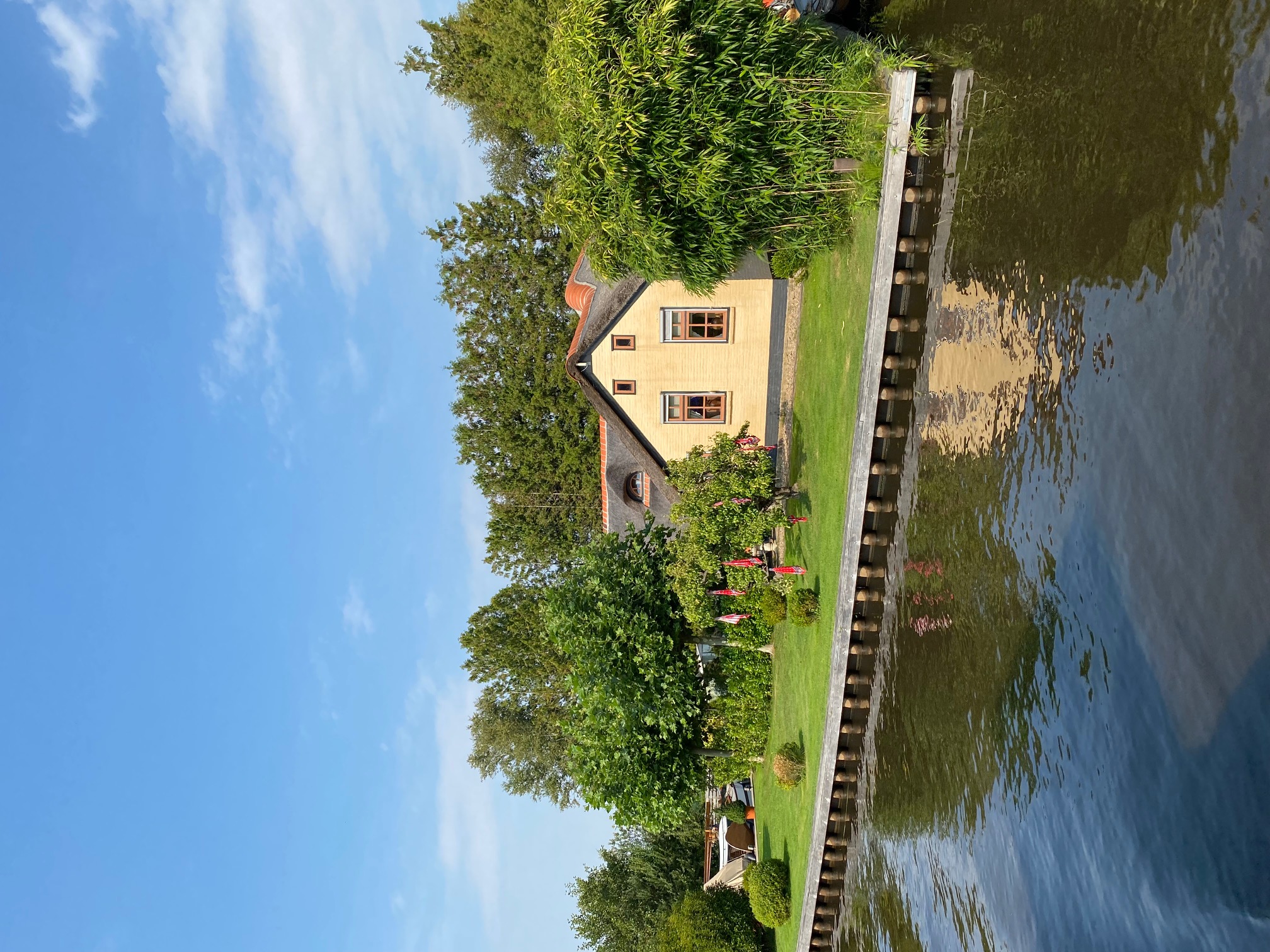 Ferienhaus am Wasser mieten